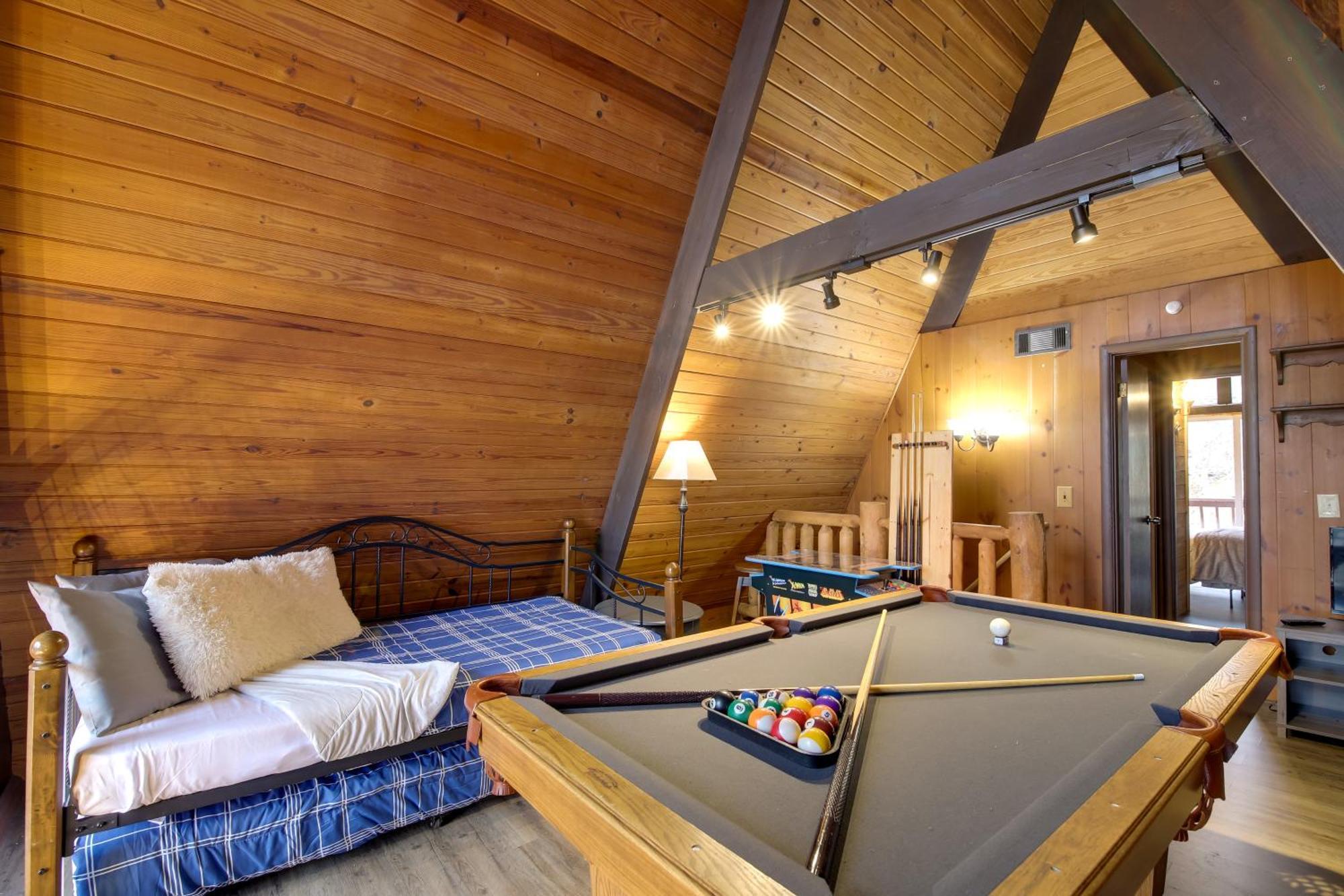 Gatlinburg A-Frame Home With Hot Tub Near Parkway Ngoại thất bức ảnh