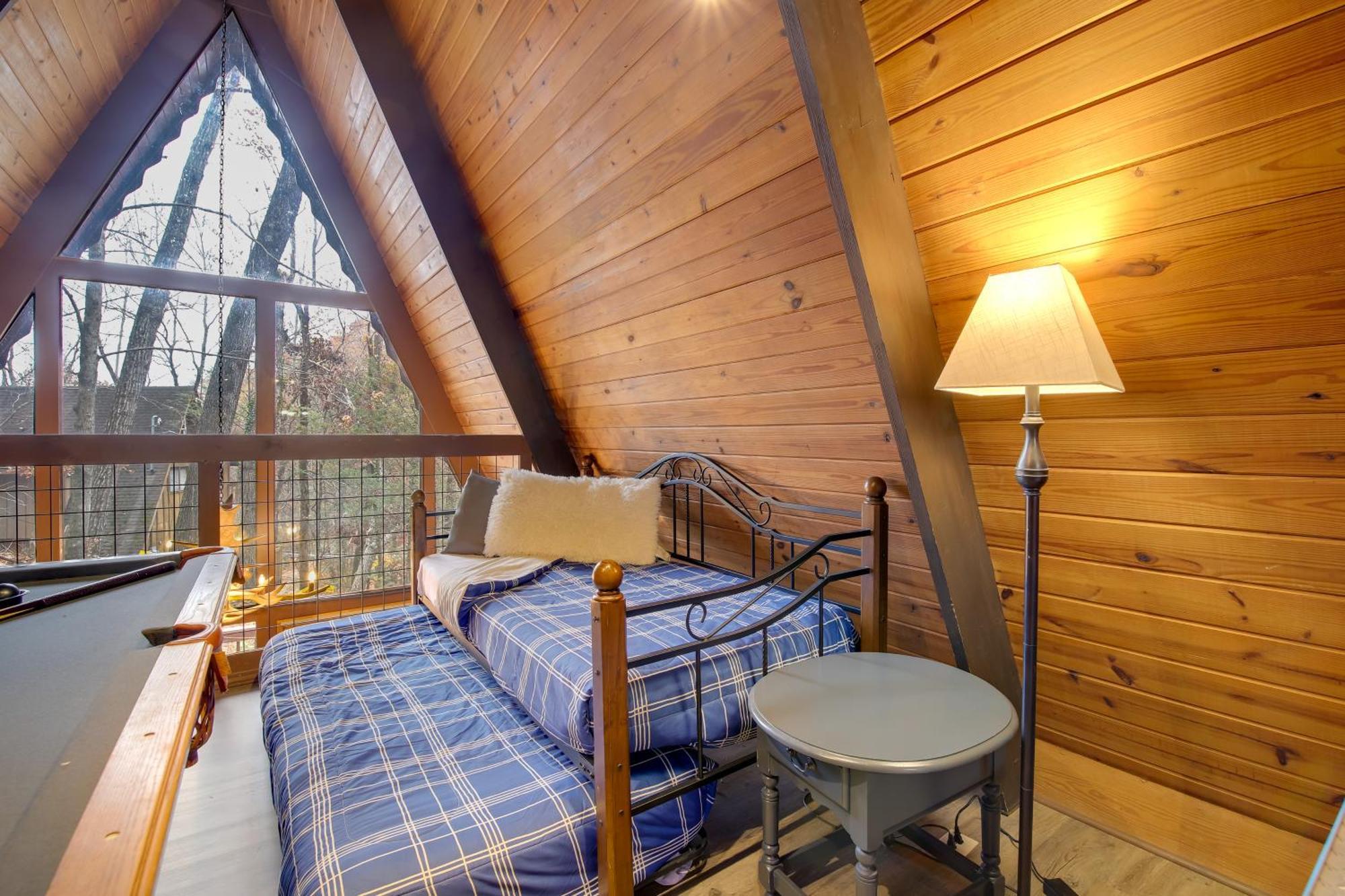 Gatlinburg A-Frame Home With Hot Tub Near Parkway Ngoại thất bức ảnh