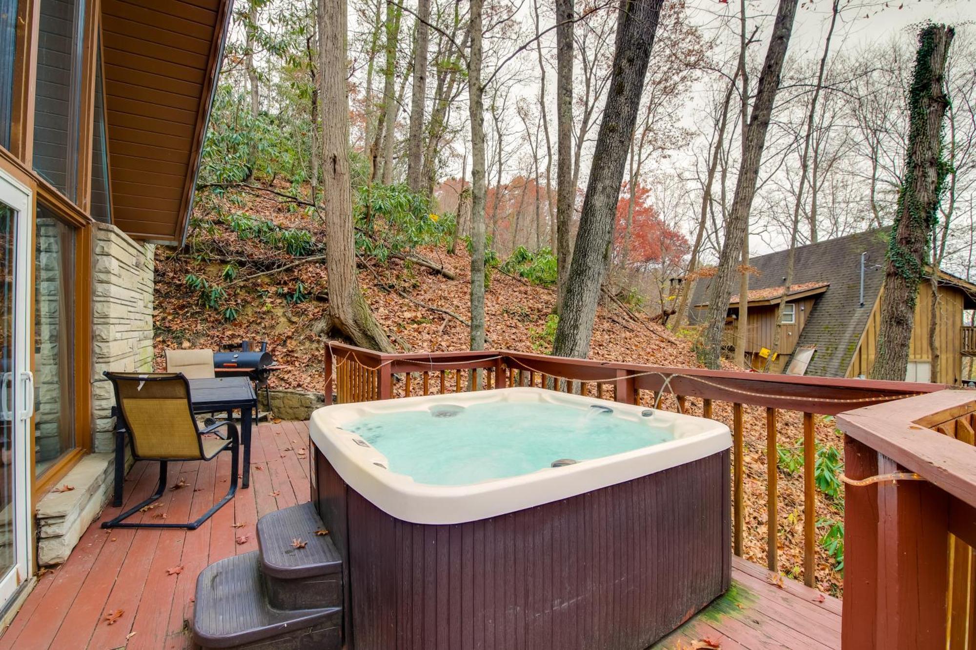 Gatlinburg A-Frame Home With Hot Tub Near Parkway Ngoại thất bức ảnh