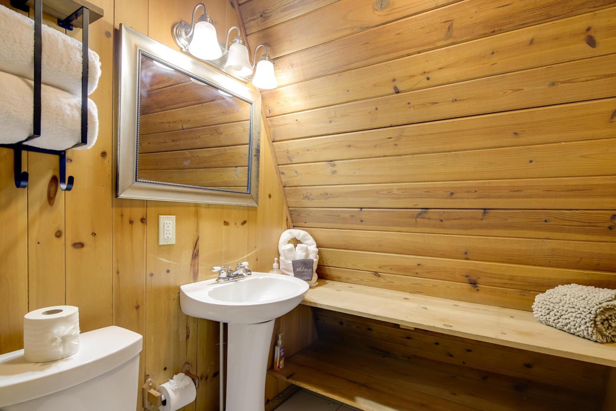 Gatlinburg A-Frame Home With Hot Tub Near Parkway Ngoại thất bức ảnh