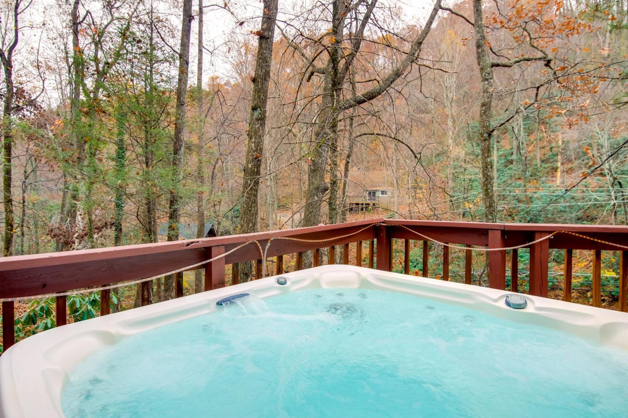 Gatlinburg A-Frame Home With Hot Tub Near Parkway Ngoại thất bức ảnh